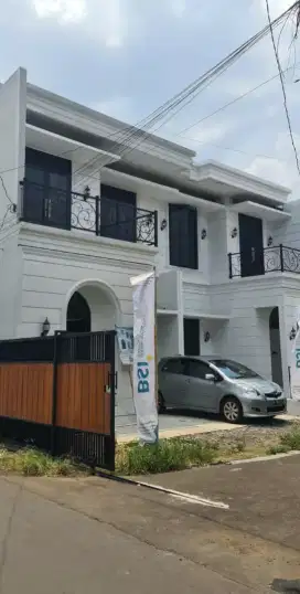 Dijual rumah bangunan baru classic minimalis