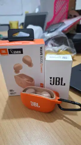 JBL WAVEBUDS true wireless earbuds