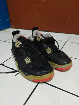 Air Jordan 4 Retro GS Bred