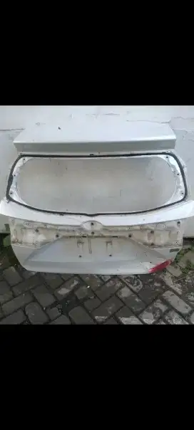 Pintu belakang Toyota Veloz Tipe GT