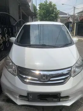 Dijual Honda Freed 2013 pemakaian 2014