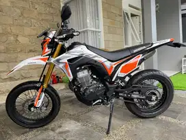 CRF KM 1000an Like New