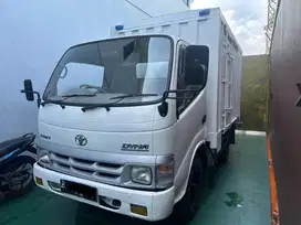 Toyota dyna rino engkel box CDE 2006