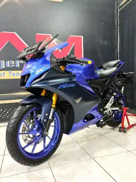 Yamaha R15 V4 2022 km 7rb super kece. Anugerah Motor rungkut tengah 81