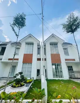 JUAL RUMAH MEWAH 2LANTAI DI MOJOSARI