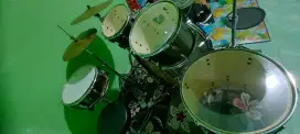 Drum set lengkap plus alat peredamnya