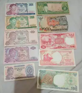 Uang kertas bermacam nilai