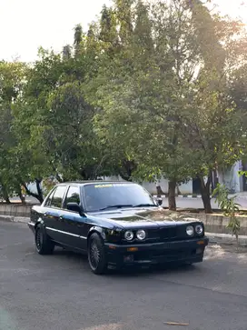 BMW E30 318i Manual