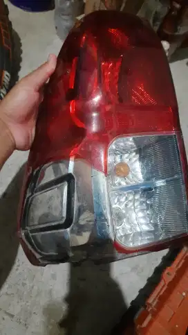 Lampu  belakang kanan Hilux 2017 single kabin