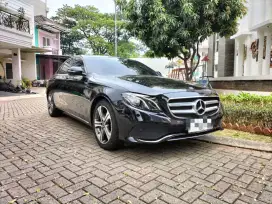 Mercedes Benz E200 W213 Hitam 2019