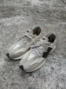 New Balance 327