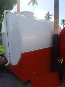 Tangki storage besi kapasitas 4.000 liter