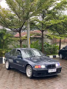 BMW 318i 1997 Bensin