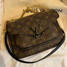 LV Passy Monogram 2022