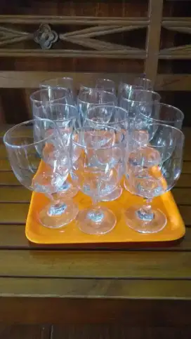 GELAS WINE KAKI TINGGI, MULUS.