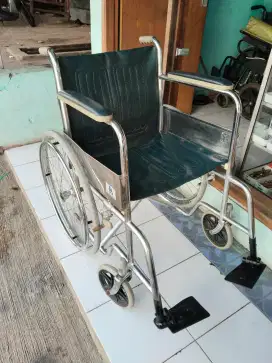 Dijual kursi roda second layak pakai