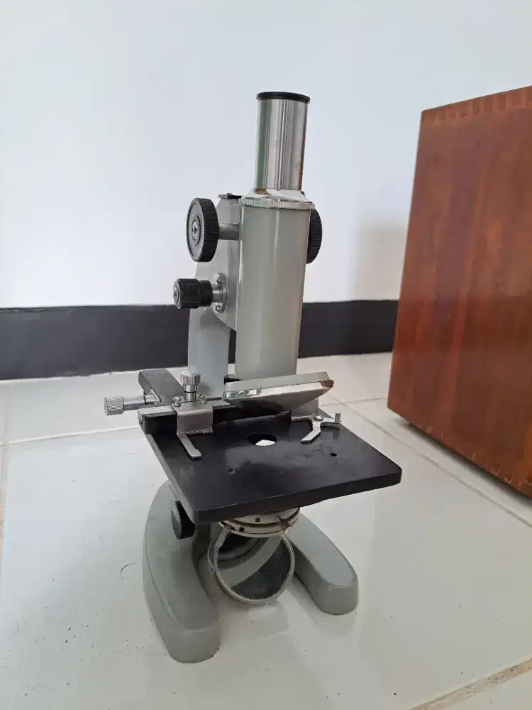 Microscope / Mikroskop untuk mahasiswa/siswa farmasi/kddokteran XSB-01