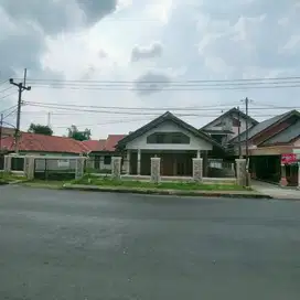 Jual Rumah Strategis  Jln. Raya Pinangraja Jatiwangi