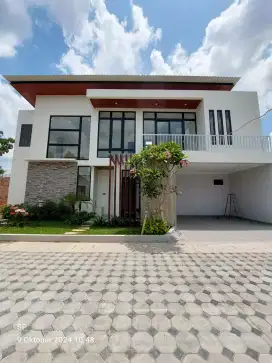 Rumah Premium 2 Lantai Dengan Kolam Renang Jl Kaliurang Km 9