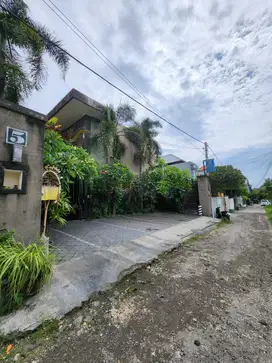 RUMAH KOST ELITE 2 LANTAI KEROBOKAN JL TANGKUBAN PERAHU