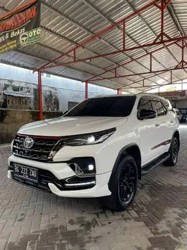 DISEWAKAN FORTUNER 2.4 VRZ AUTOMATIC 2021