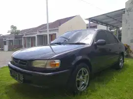 Sedan Corolla 1.6 SEG 96 MT