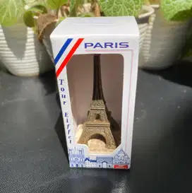 SOUVENIR EIFFEL TOWER MINIATUR - VIEUX PARIS COLLECTION – METAL – BARU