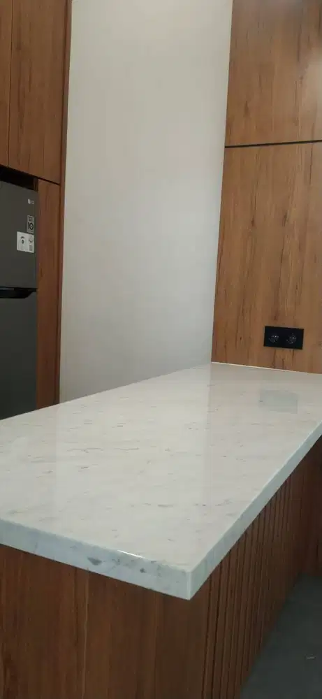 Meja Mini Bar Marmer Venatino White