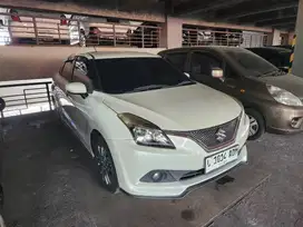 Suzuki baleno putih 2019