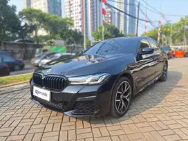 BMW 520i 2.0 M Sport Bensin-AT 2023 Hitam