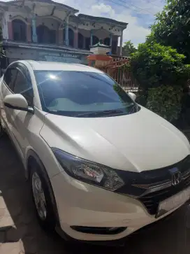 Dijual mobil HRV Matic KM low