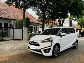 (KM 15 RB) Toyota Sienta Q AT 2021 Facelift putih antik rare