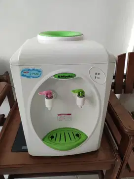 Dispenser Air panas