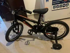 Sepeda anak polygon crosser hitam mulus