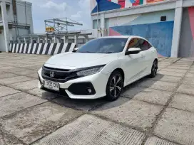 ( KM 29 Ribu ) Honda Civic HB 1.5 Turbo Hatchback AT 2018