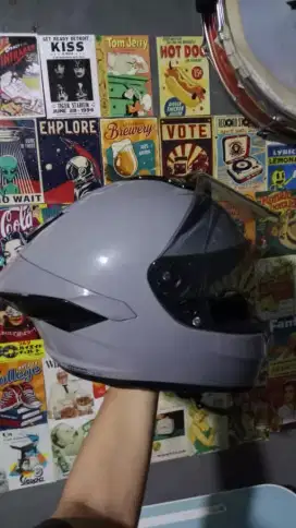 Helm NHK masih bagus baru di pake 1kali edisi bu parah