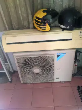 Dijual AC second merk Daikin 2 PK