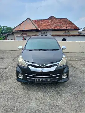 Toyota Avanza G manual hitam 1300 cc