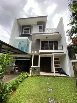 RUMAH DALAM TOWN HOUSE PRIVATE POOL JUAL MURAH DI PONDOK LABU DEKATMRT