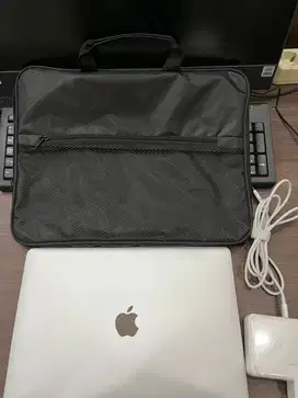 MacBook Pro 2017 13 Inch Core i7 16GB SSD 1TB
