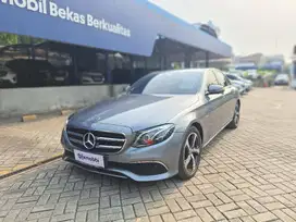 Mercedes-Benz E300 2.0 amg line bensin 2019 Abu-Abu