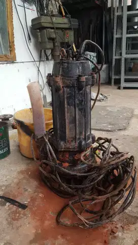 Mesin pompa celup