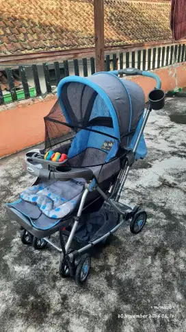 Stroller bayi kondisi terawat