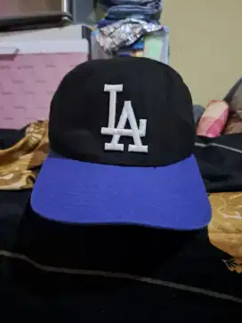 Topi LA 47 setelan