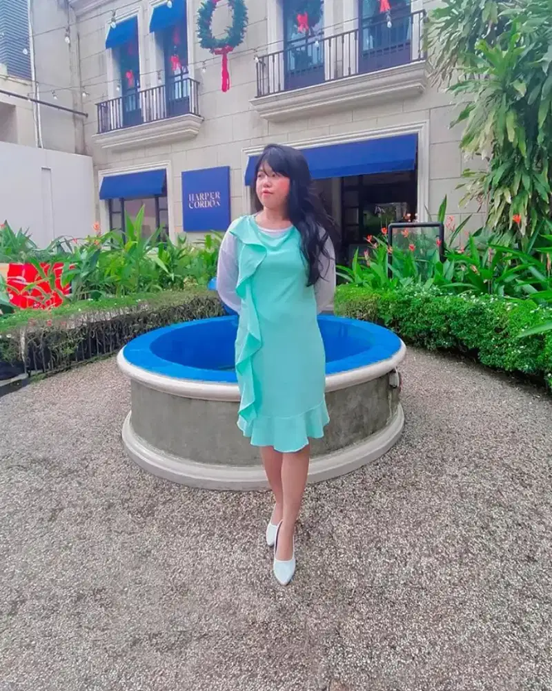 Dress biru dress mermaid dress tanpa lengan