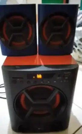 Speker Blootot LGnya bossku.. Masih Ok.. pastinya bossku hehe..