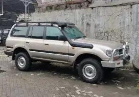 1999 Landcruiser GX80, Barndoor langka