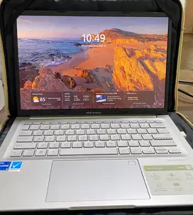 ASUS Vivobook 14X OLED X1403ZA 14”2.8K OLED, Intel Core i5-12500H