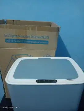 Tempat Sampah Elektrik