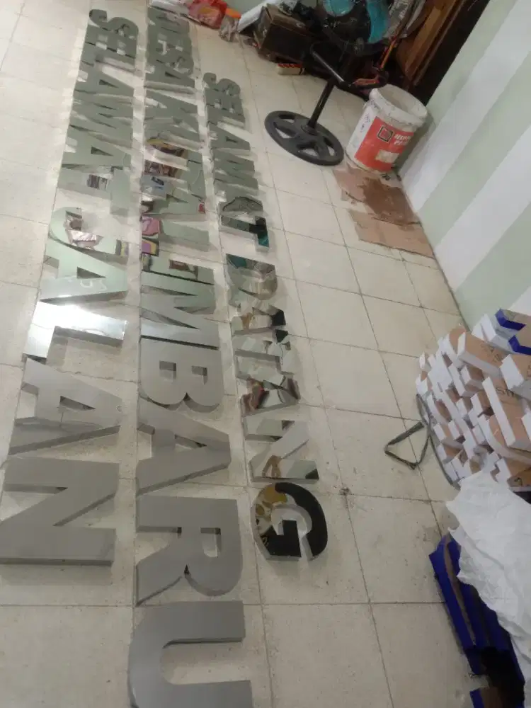 Huruf timbul stainless